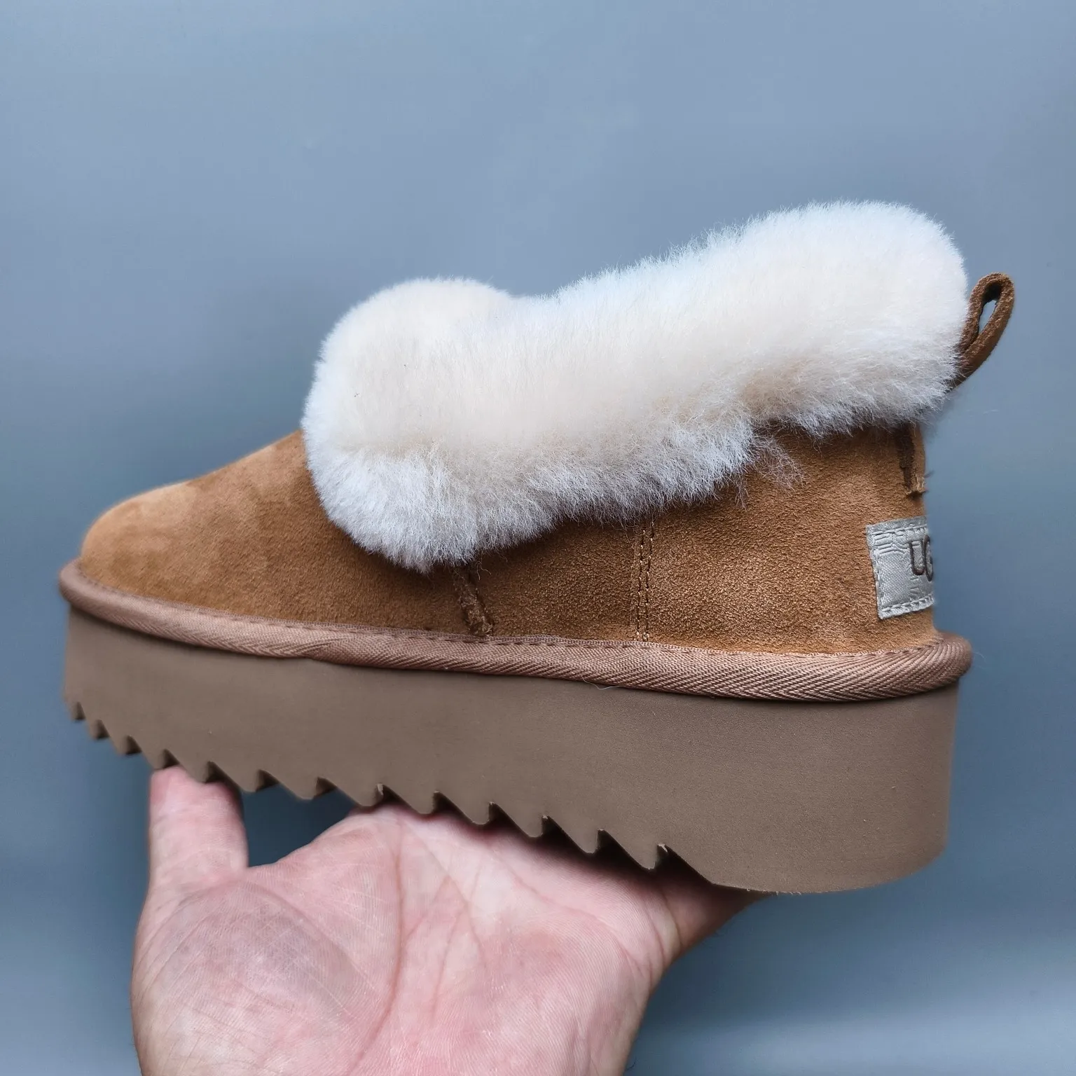💰480 UGG sheepskin all-in-one snow boots 6733 Thick-soled non-slip slip-on casual style Color: Maroon Antelope Brown Black Size: 35-40